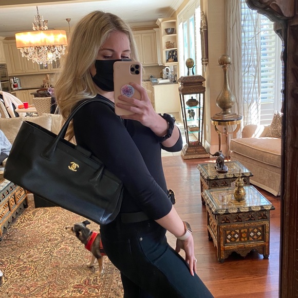 Chanel Executive Small Caviar Black Leather Tote - Picture 4 of 5